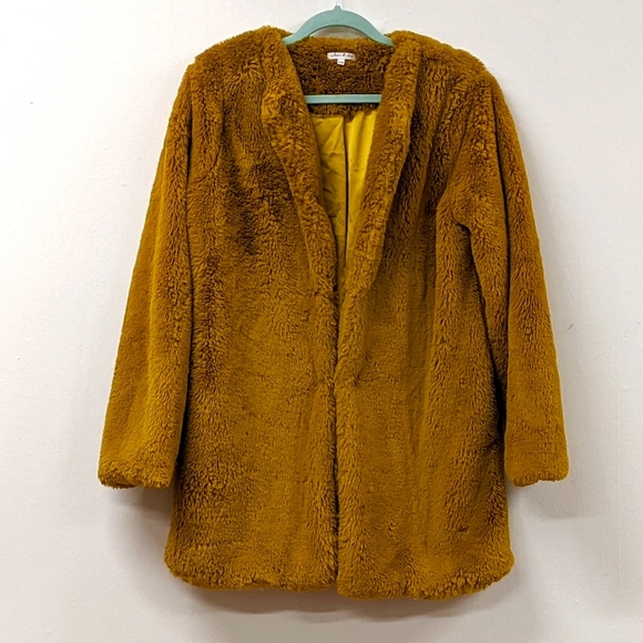 Willow & Clay Jackets & Blazers - Nordstrom Gold Faux Fur Coat (XS)